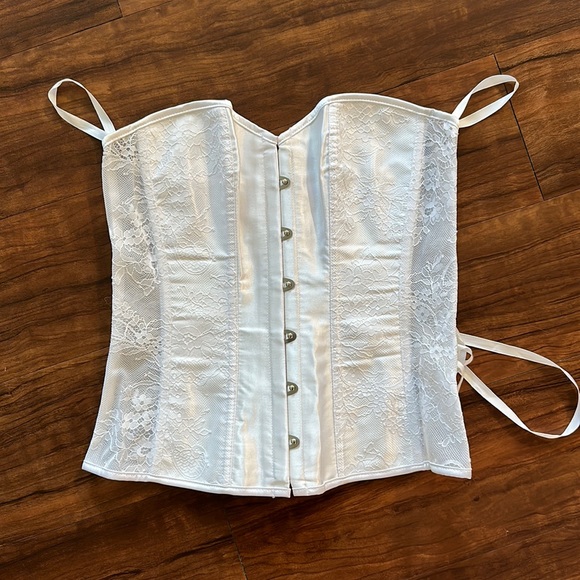 Adore Me Corset - Picture 2 of 4